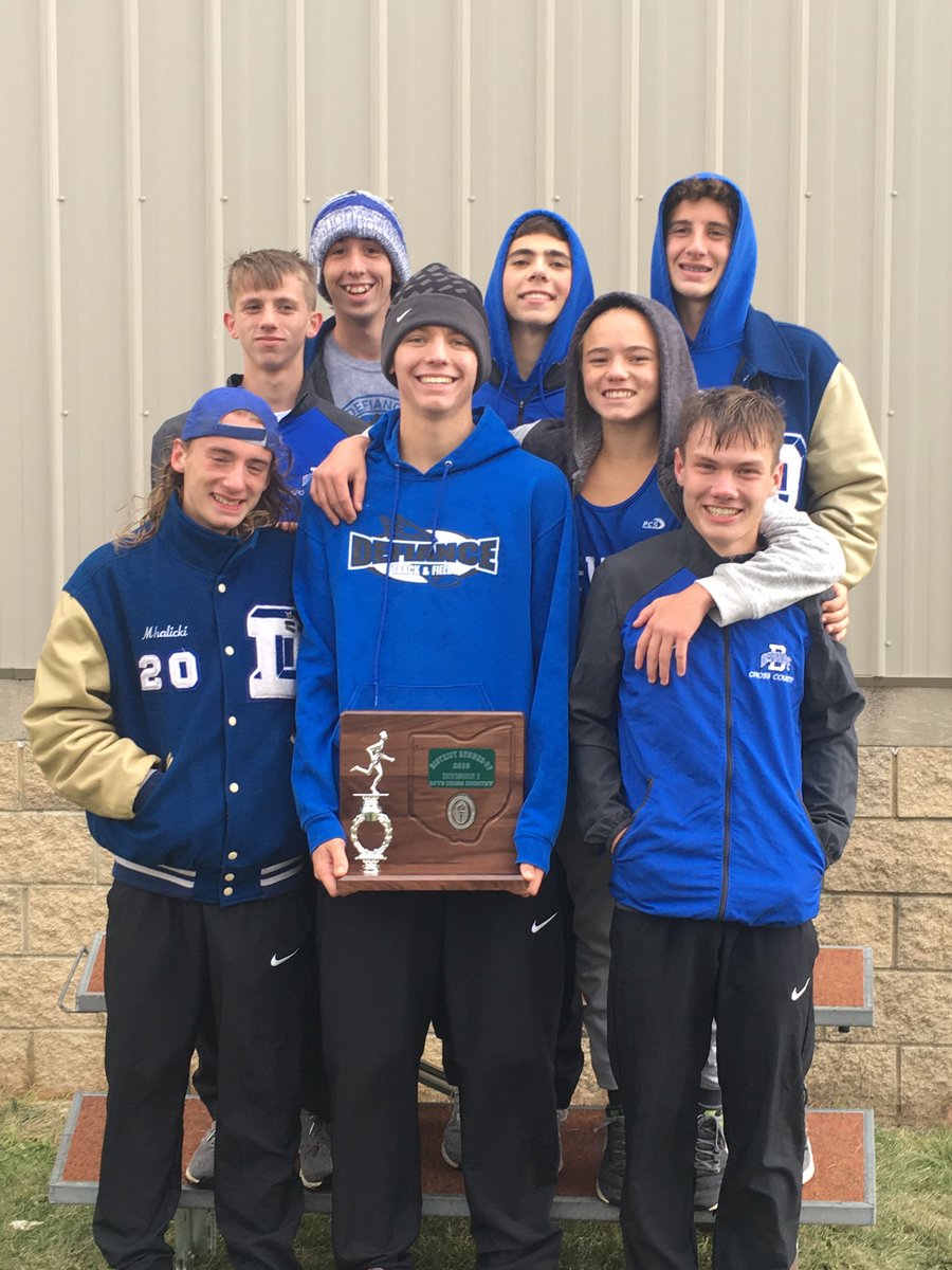 BulldogsBoss's tweet photo. Congratulations to the Boys XC team on their 2nd place District finish. #rundogs https://t.co/VObfVFTC3w