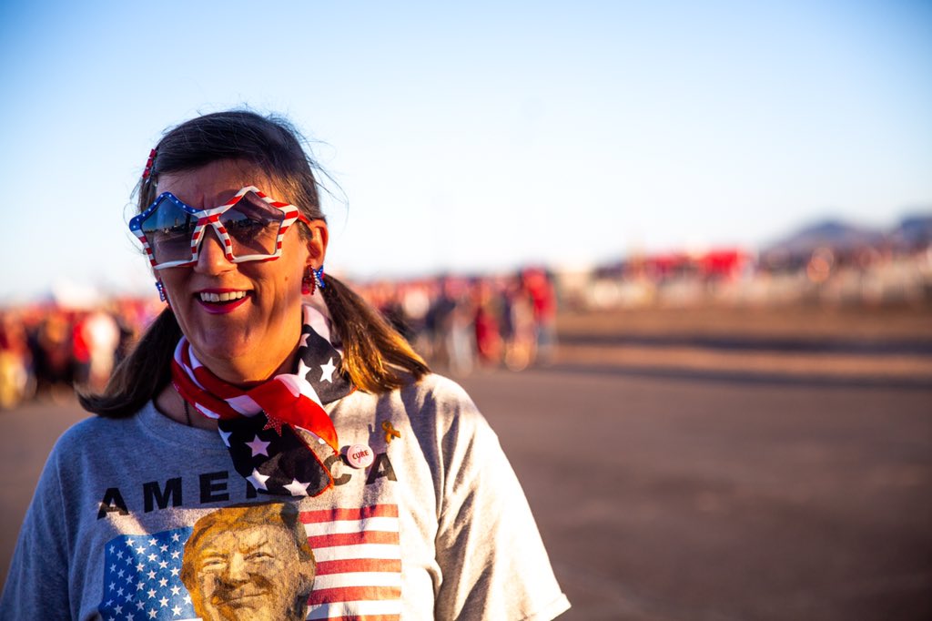 anyamagnuson's tweet image. More scenes from the #TrumpRally that didn't make the cut yesterday (take note of the secret service guy who broke his stoic mask to get dust out of his eyes during the dramatic helicopter landing) #TrumpInAZ