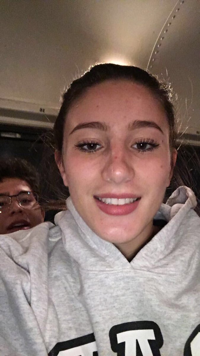 annareedy's tweet photo. Happy birthday to a real one!!! Thanks for always being there❤️❤️❤️❤️ https://t.co/2t14fTDImQ