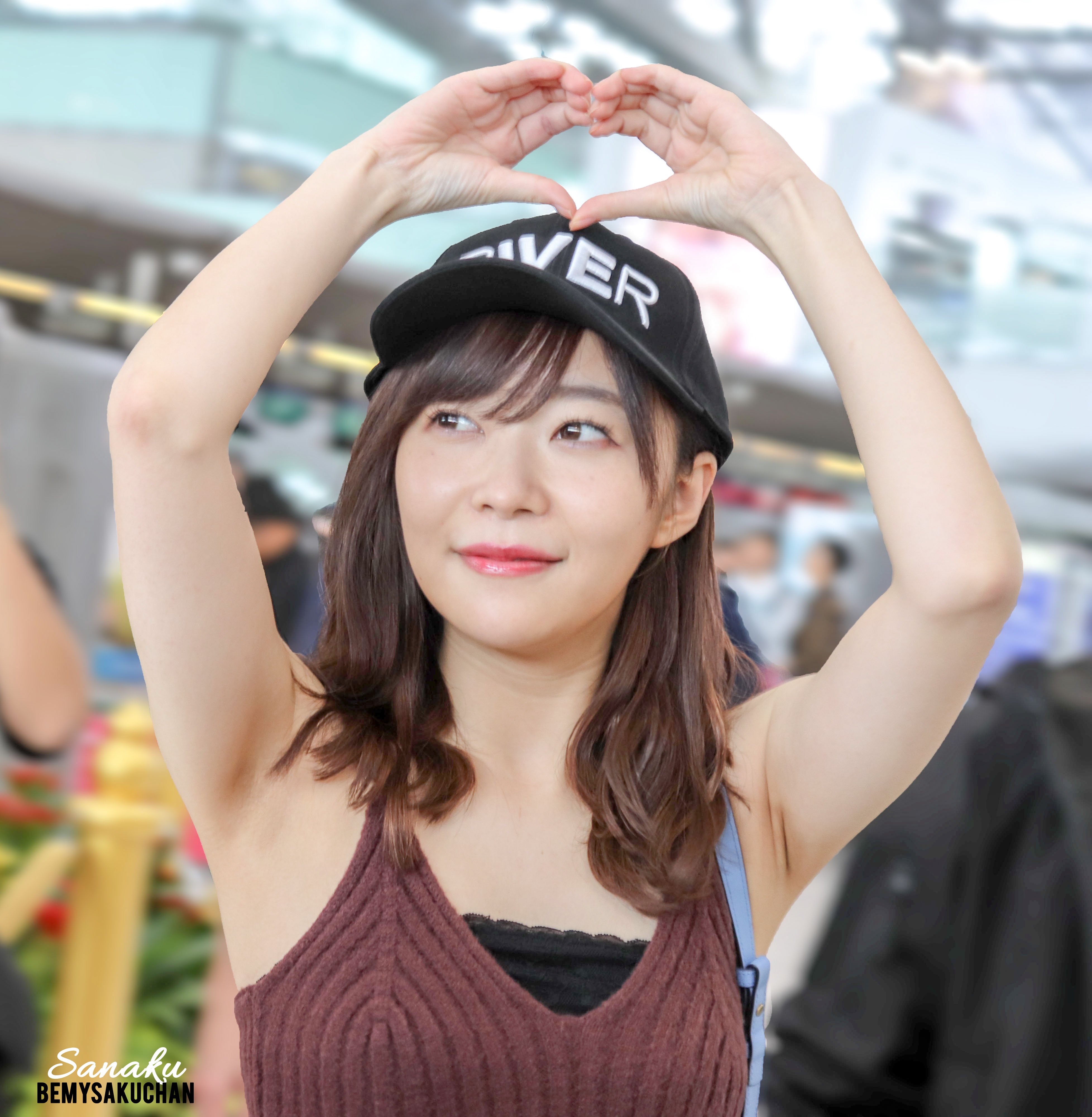 amount Tシャツ　amount T-shirt メゾンスペシャル　指原莉乃 amount Tシャツ amount T-shirt メゾンスペシャル 指原莉乃