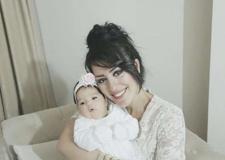 anlamiyoorsun's tweet photo. Ayşe öğretmen için twitterı YIKTIK
Binlerce twit attık KURTARDIK
Cezasının infazı yine ertelendi 👏

Peki ELİF AYDIN, 2 yaşındaki çocuğu ile 7Aydır Gebze cezaevinde tutuklu ve 7.5 Aylık HAMİLE sesini duyan yok. Onu savunan, onlarca avukat yok. Haber değeri bile yok! 😔 https://t.co/cuZCmuT9MR