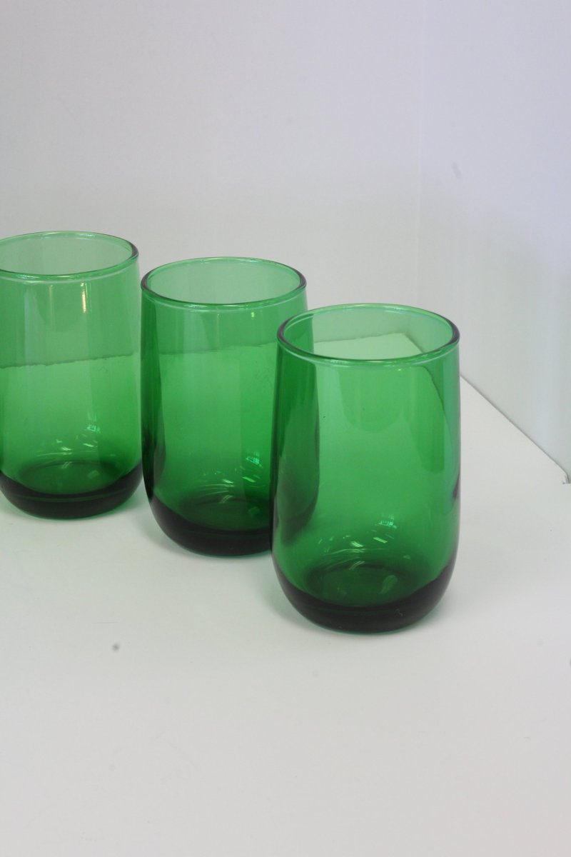 Eight Vintage Forest Green Anchor Hocking Juice Glasses Just in Time for Christmas or Because You Love Green Glass-3 1/4' tall 2 1/8' wide #housewares #green #glass #anchorhockingglass #forestgreenjuice #juiceglasses #forestgreenglass #8juiceglass #etsy #green