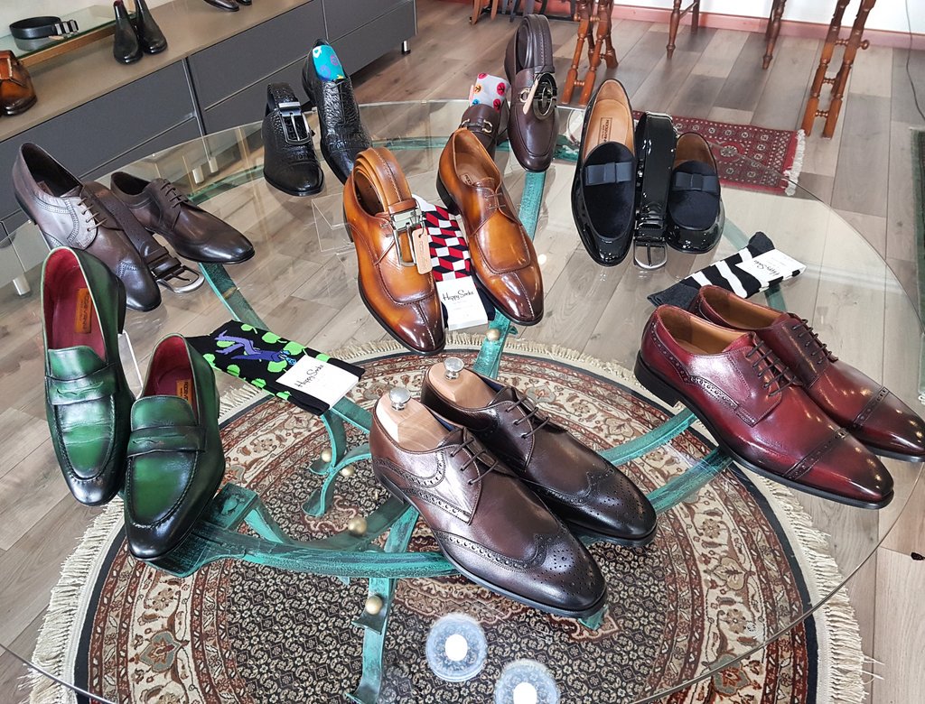rodavanni's tweet photo. This is #Rodavanni
----------------------------------------------------------
Morningview Shopping Centre, 100 South rd, #Morningside #mensshoes #mensfashion #menshoes https://t.co/nR9ns3jOFV