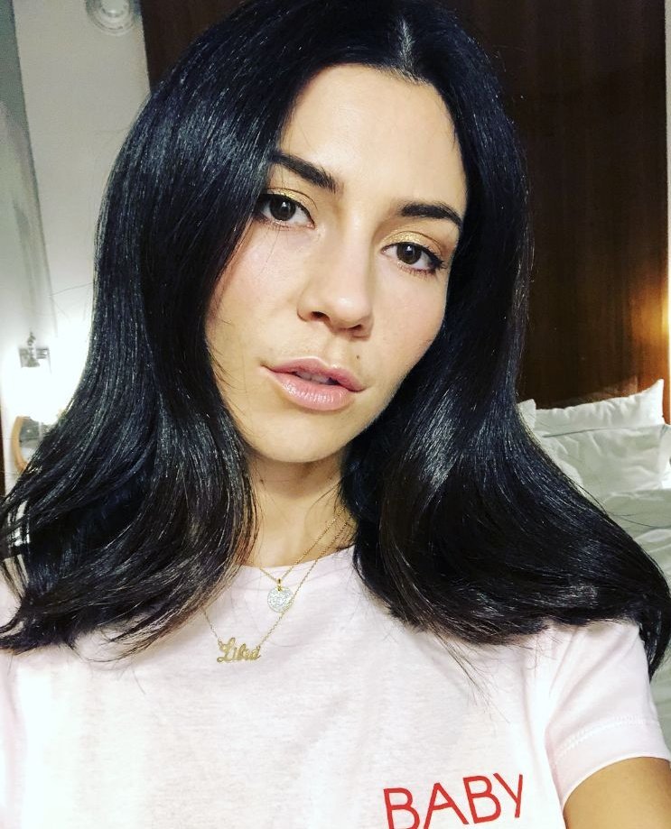 daphneweil's tweet photo. yall sleeping on marinas beauty😡😡😡 https://t.co/KLX4OBrNHJ