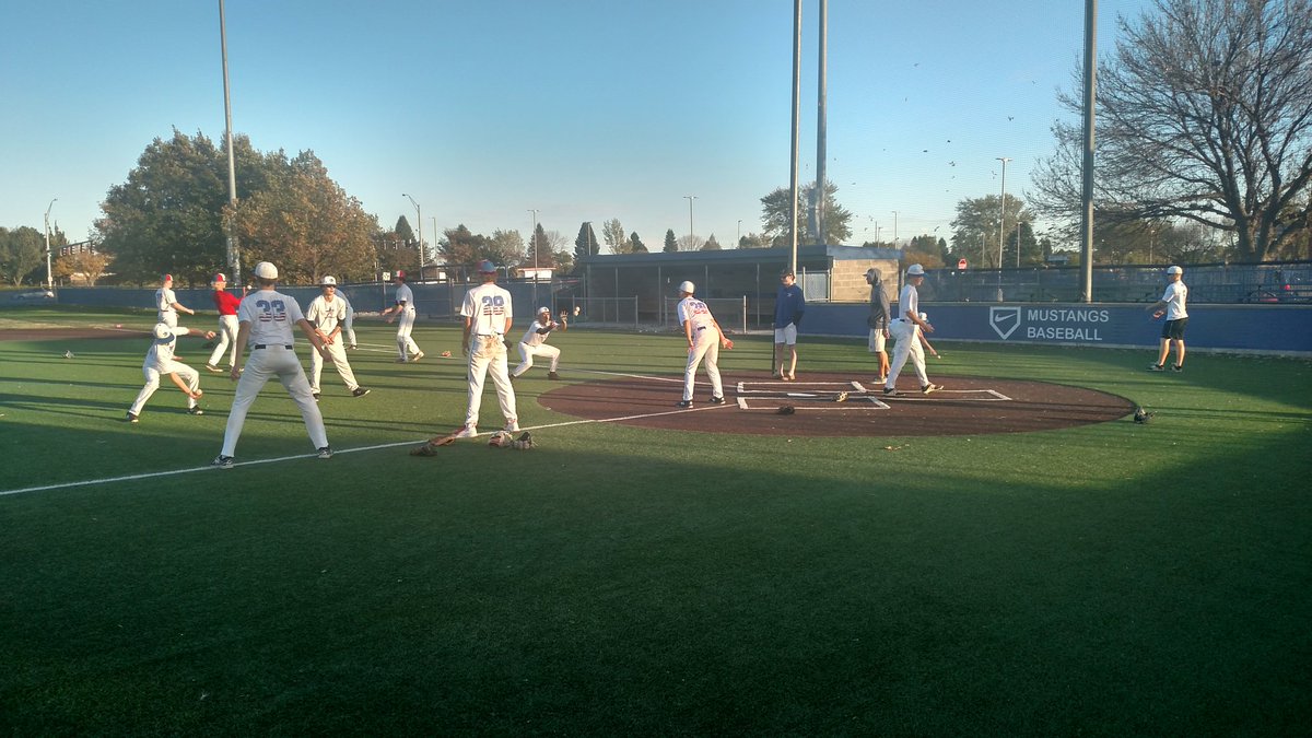 Prospects_NE's tweet photo. Fall Ball practices on a great night to prepare for a big weekend of Tournaments in KC! 
@ProspectsLeigh1 
@Ahart2021Spects 
@triplecrownspts https://t.co/CBVN9kC0tO