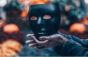 LivingNowMag's tweet photo. How do you wake up and discover your true passions, and live a life of true purpose? By removing the masks of self-deception.
https://t.co/MED3t0nauk https://t.co/k16w7aU9qU