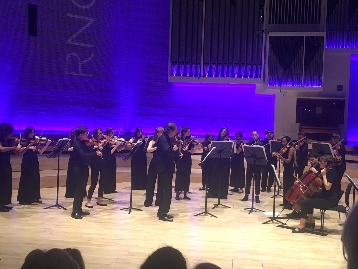 bethhabjam's tweet photo. Great to follow up a hands-on lesson on musical texture at #YoungStrings tonight with some stunning textural playing by the string ensemble lead by the inspirational #HenningKraggerud and to see some of the children there, our future students! @RNCMvoice https://t.co/UArmYyCyYF