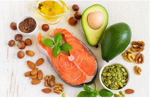 LivingNowMag's tweet photo. A balanced ‘fertility diet’ and healthy lifestyle can significantly increase your chances of having a baby. This is true  whether you plan to conceive naturally or go down the IVF route.
https://t.co/keBTSMcbVQ https://t.co/DUF9hZi1ic