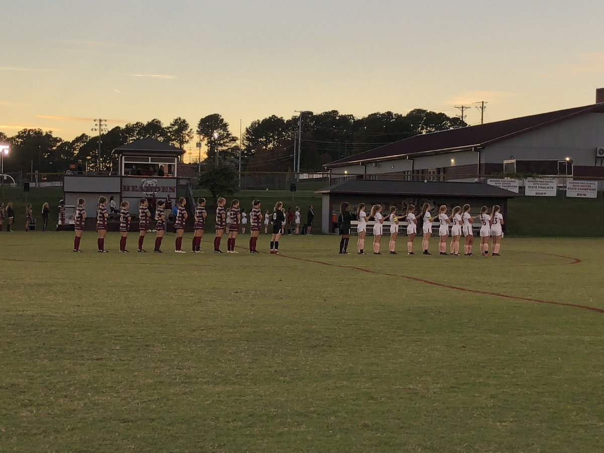 willfleenor's tweet photo. @TopperSoccer getting ready to play  Bearden HS in the 1-AAA Regional Final! #shhs #TopperPride https://t.co/F3wQX03McJ