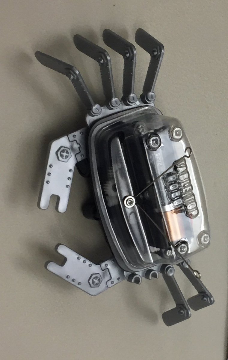 WTVLTPubLibrary's tweet image. We had a great time making robots tonight! #techliteracy #weloveourlibrary