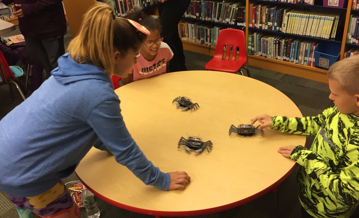 WTVLTPubLibrary's tweet image. We had a great time making robots tonight! #techliteracy #weloveourlibrary
