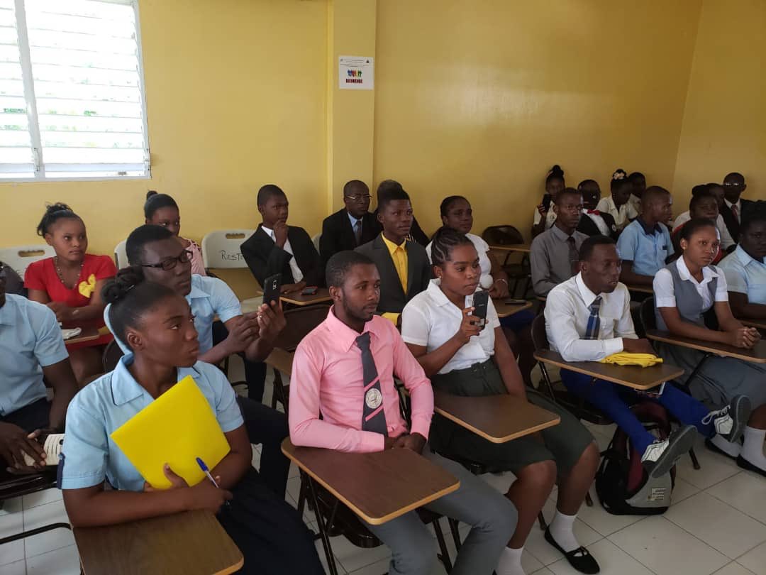 MENFP Education Haiti (@menfp_education) on Twitter photo Le Ministre CADET a rendu, ce jeudi 18 octobre en fin de matinée, une visite de courtoisie aux lauréats du Concours de texte portant sur la vision de Dessalines sur l'inclusion.
<a href="/miloodyv66/">Miloody VINCENT</a> <a href="/PJAgenor_Cadet/">Pierre Josué Agénor CADET</a> Le Ministre CADET a rendu, ce jeudi 18 octobre en fin de matinée, une visite de courtoisie aux lauréats du Concours de texte portant sur la vision de Dessalines sur l'inclusion.
<a href="/miloodyv66/">Miloody VINCENT</a> <a href="/PJAgenor_Cadet/">Pierre Josué Agénor CADET</a>