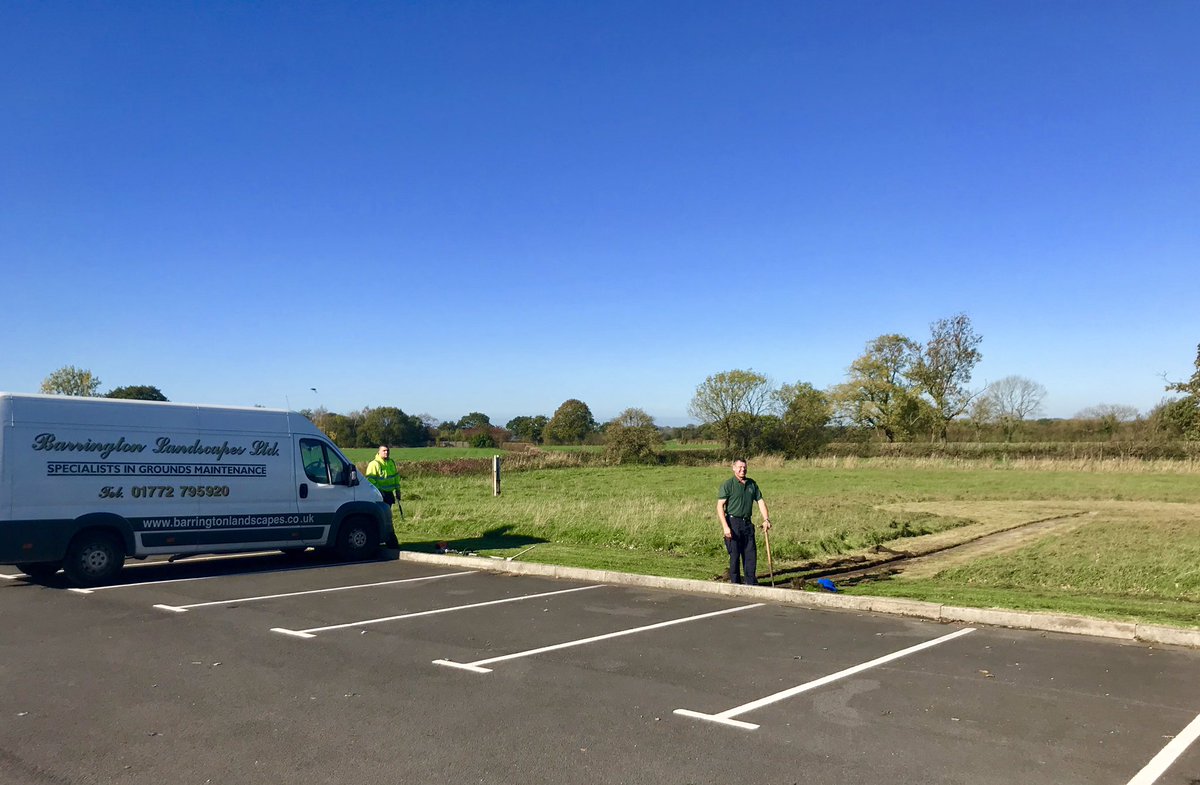 What a glorious autumnal day we’ve had today in Preston, our gardeners made full use of it by giving our helipad and wedding garden some TLC. 🍂☀️ Thank you Barrington Landscapes you’ve done a fantastic job! 🚁
#PrestonVenue #HelipadPreston #SamlesburyHotel #GardnersPreston