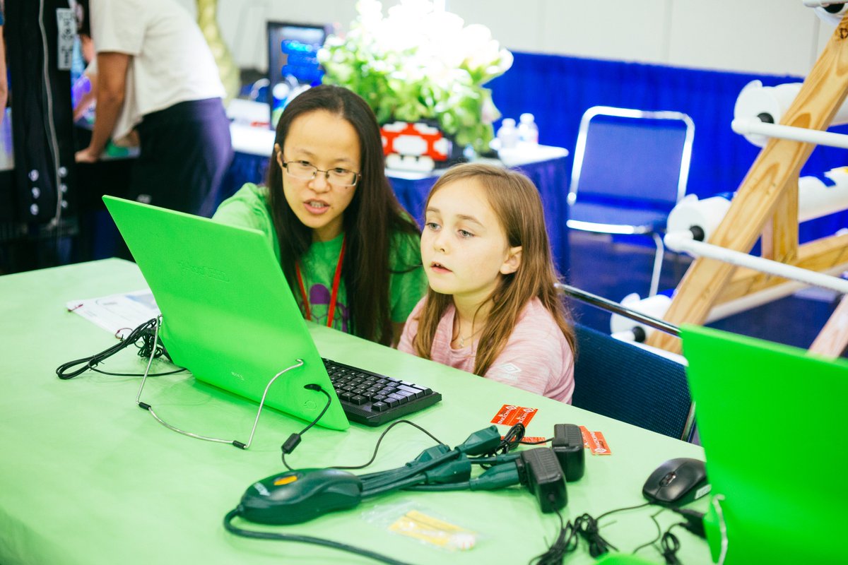 codeparkhouston's tweet image. We had a great time this weekend at @MakerFaireHOU! Here Amanda engages a student at our pop-up Raspberry Pi Jam. 
#CodePark #RaspberryPi #MakerFaire