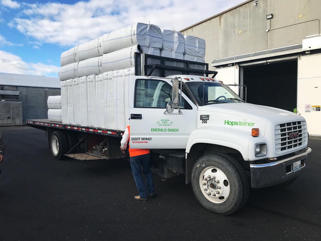 Hopsteiner's tweet photo. That moment when your hops arrive and all feels right in the world....🚛 📦
~
Delivering farm fresh hops for over six generations 🚜🍻
~
#wegrowyourbeer #hopsteiner #hops #farmtopint #getyousome #craftbeer #hopfarm #pnwgrown #since1845 #farmlife #cheers https://t.co/CjeJgD8qGY