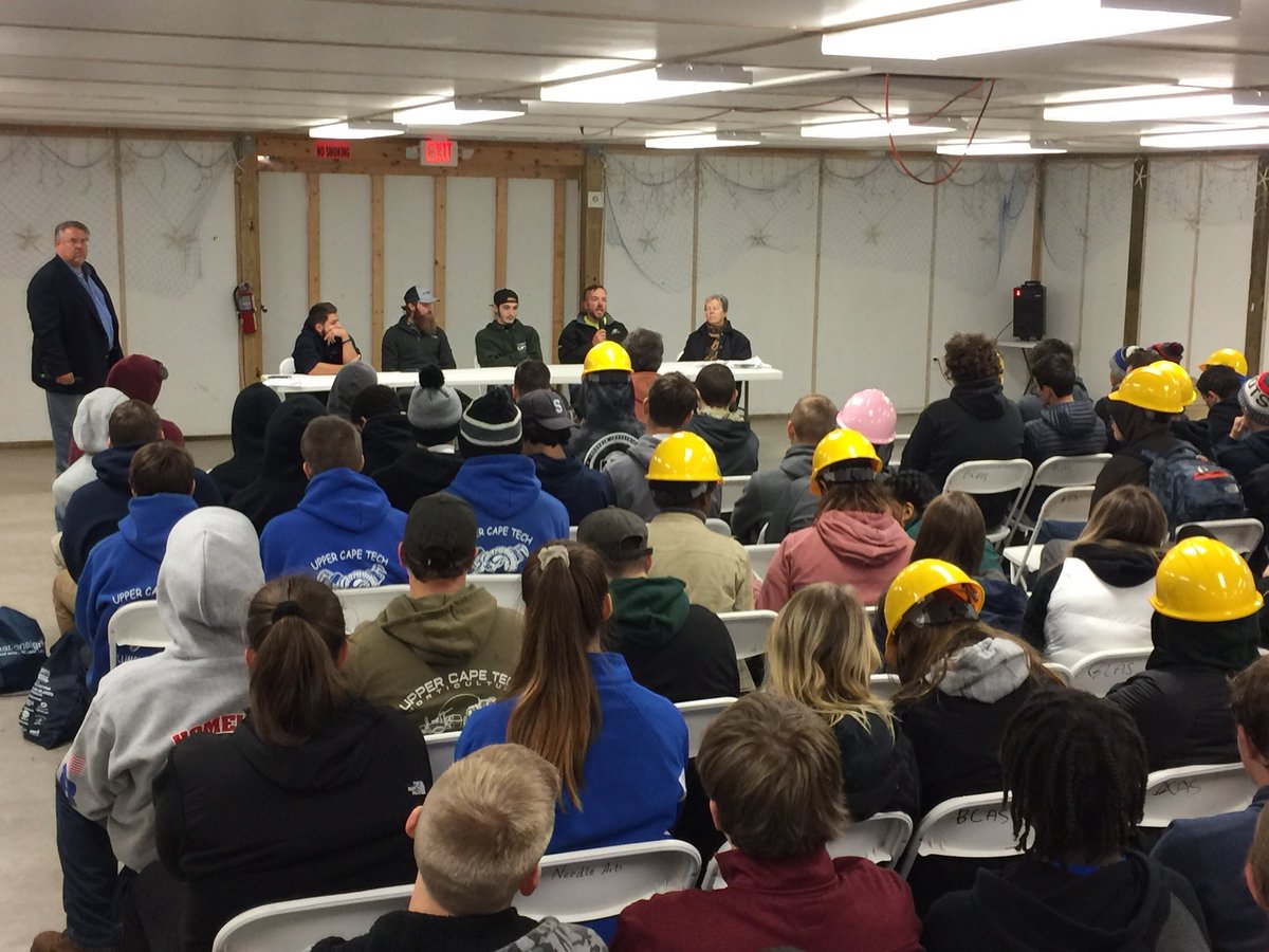 mashpeetech's tweet photo. Great day today learning about the opportunities in #Construction on #CapeCod @CAPECODBLDRS #RCCD @karag71 #connectingactivities #innovationpathway https://t.co/FKJOCVIONL