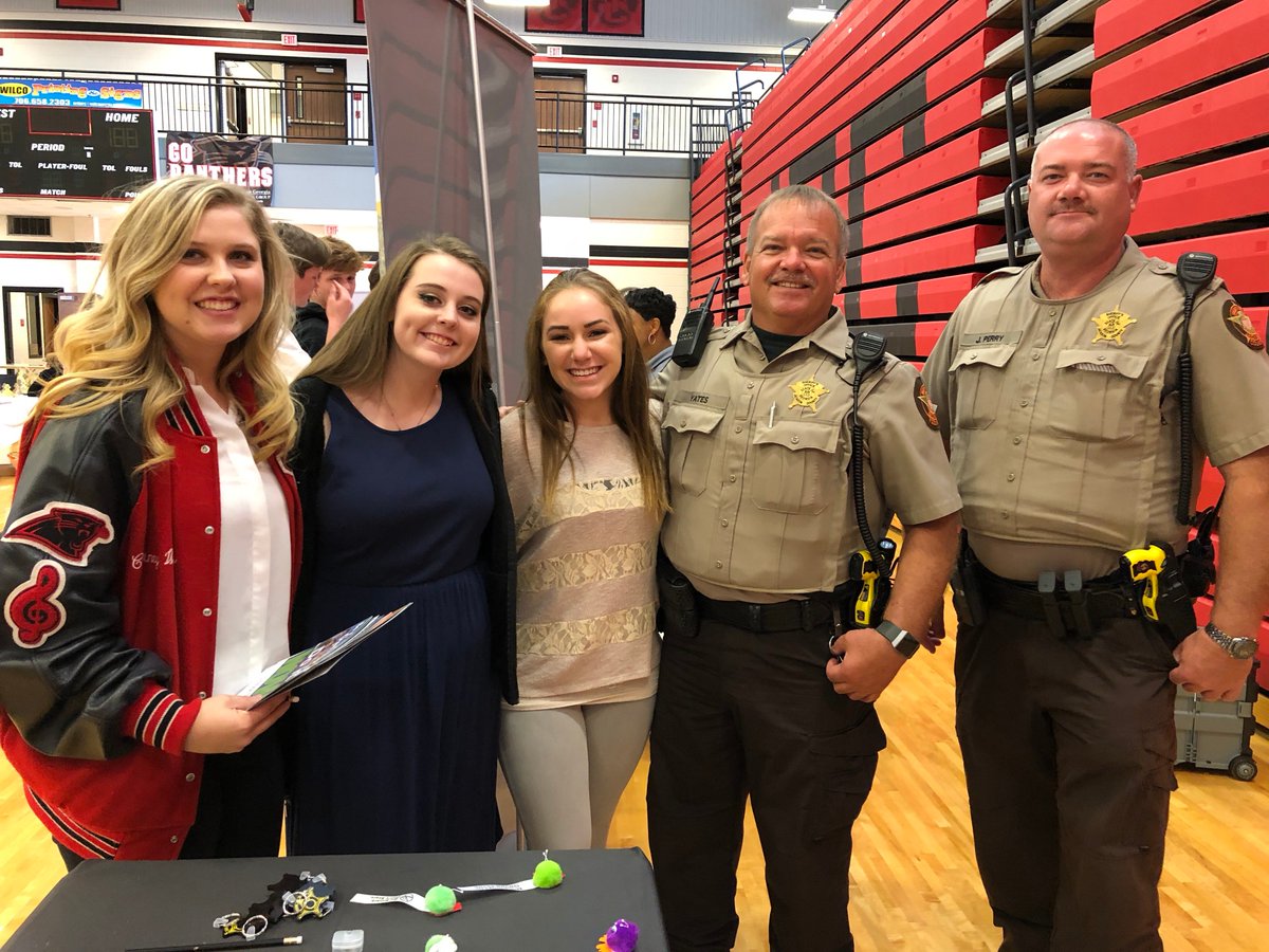 panthers_jchs's tweet photo. Today students from Commerce HS, Jefferson HS, East Jackson HS, &amp; Jackson County HS got to attend the 2018 #OwnYourFuture Career &amp; College Fair. There was an all-star lineup of colleges, businesses, &amp; service organizations! #Classof2019 #OneJacksonGA #ProudtobeJC @JCSchoolSystem https://t.co/Q0XBX5GLsz
