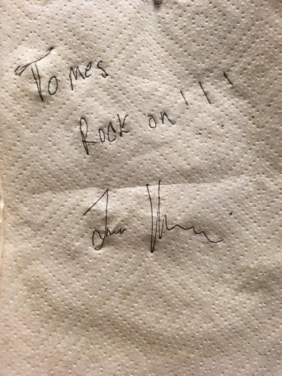_ChaoXiong's tweet photo. #TaylorHawkins of #FooFighters seen autographing #napkin at #ErbertAndGerberts n #downtown #stpaul b4 #XcelCenter concert tonight. What did he order? #Turkeyavocado on wheat, sources say... https://t.co/IqKtAXcg6v
