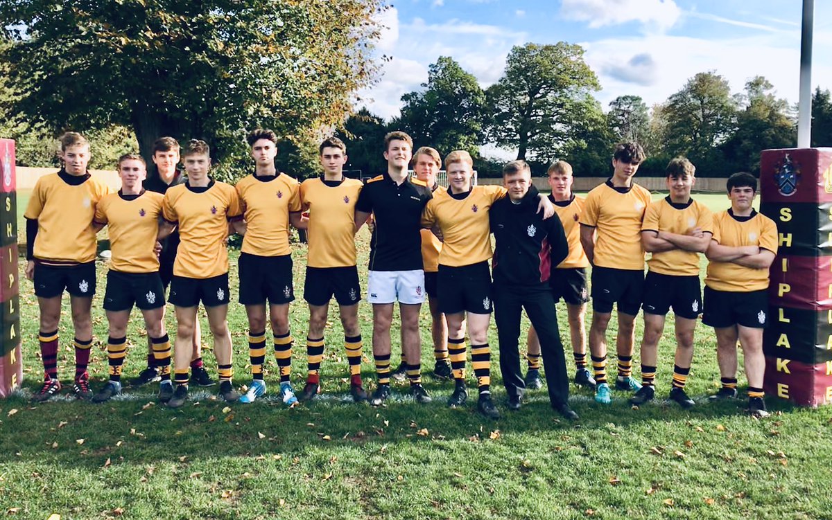 ShiplakeSkipwit's tweet photo. Senior House Rugby really was great fun. The highlight, as always, was #Eggar v #WellsFurby - special mention to @EverettShiplake housemaster for refereeing that game with empathy #believe #belong #beyond 🧡💛 https://t.co/h5jQZh1MsT
