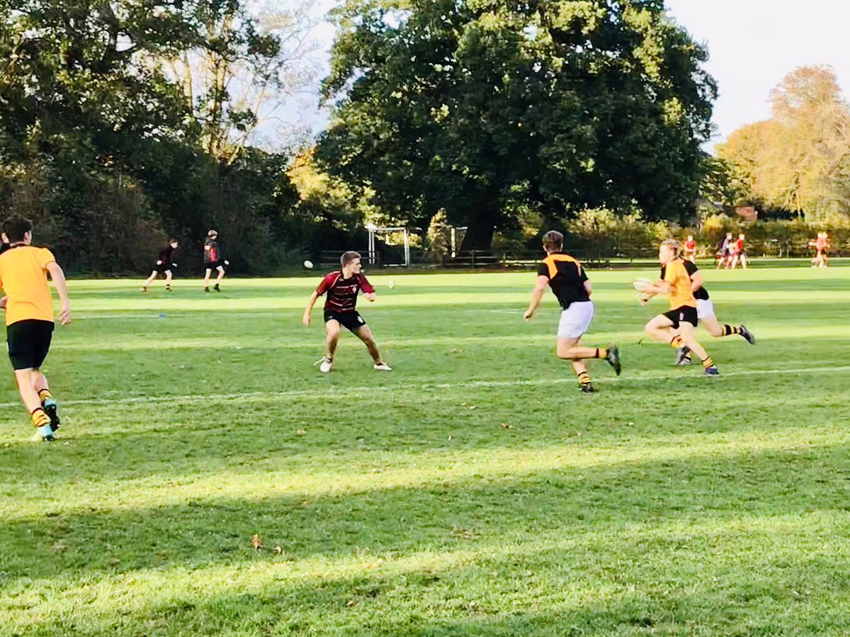 ShiplakeSkipwit's tweet photo. Senior House Rugby really was great fun. The highlight, as always, was #Eggar v #WellsFurby - special mention to @EverettShiplake housemaster for refereeing that game with empathy #believe #belong #beyond 🧡💛 https://t.co/h5jQZh1MsT