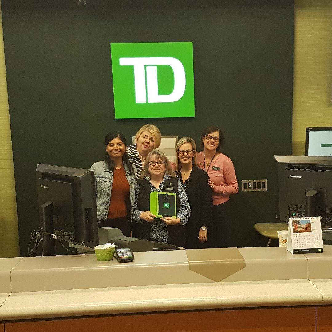 Smiles for our customers ! Happy Thursday everyone!