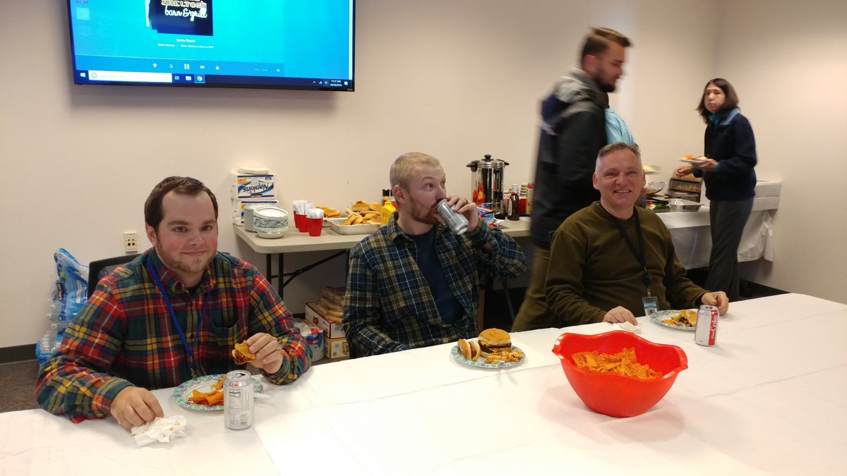 RideGMT's tweet photo. Green Mountain Transit Employee Appreciation BBQ!!  😎🚌🎶 #rideGMT #bestemployees https://t.co/Jwzfa2TGYI