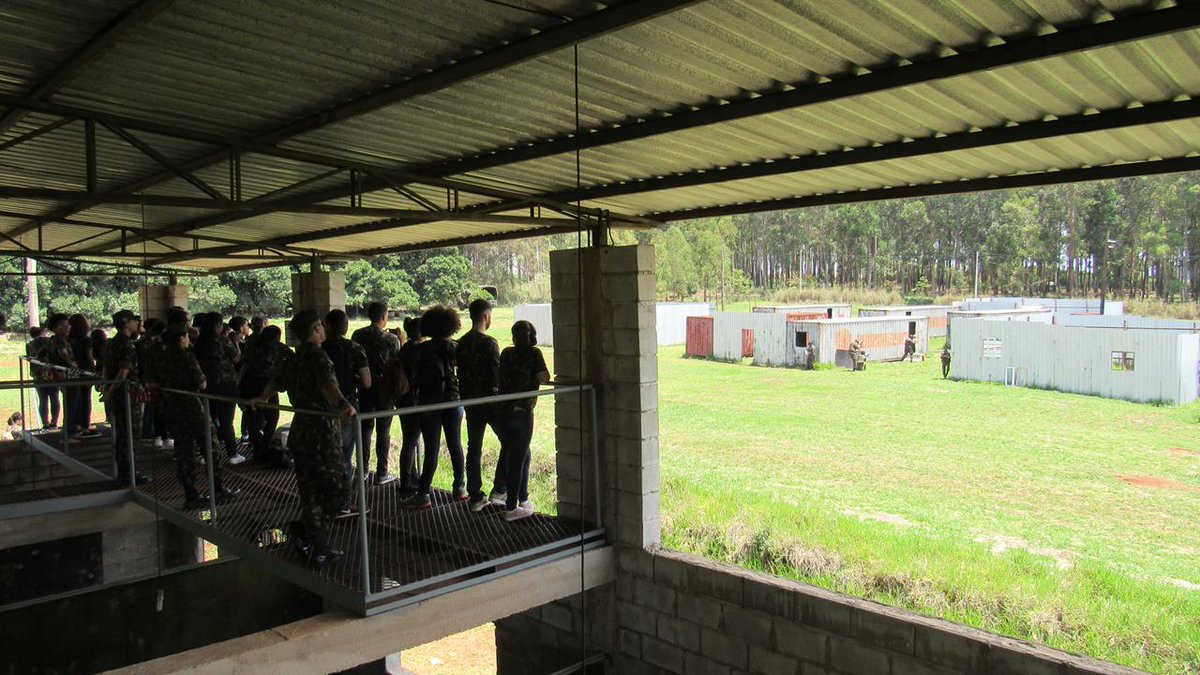 cmse_exercito's tweet photo. Universitários de Brasília visitam a 11ª Brigada de Infantaria Leve: https://t.co/KjxVzpXcJv #11BdaInfL #Bandeirantes #TudoPeloBrasil #SeuExércitoNuncaPara https://t.co/c77cV4RWim