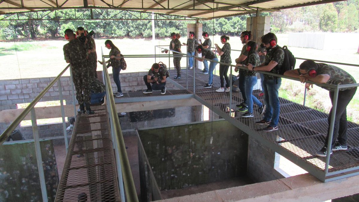 cmse_exercito's tweet photo. Universitários de Brasília visitam a 11ª Brigada de Infantaria Leve: https://t.co/KjxVzpXcJv #11BdaInfL #Bandeirantes #TudoPeloBrasil #SeuExércitoNuncaPara https://t.co/c77cV4RWim