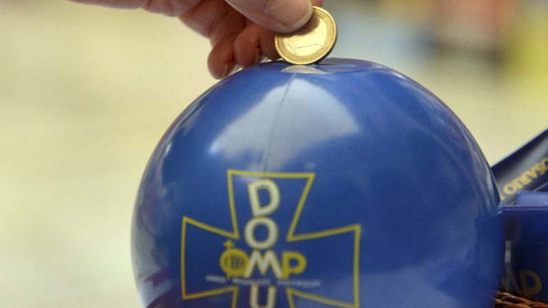 "Decido regresar a la misión porque no me gusta lo que veo. Algo se mueve dentro de mi que me empuja a salir de casa, ponerme las sandalias y anunciar el Evangelio, que ya lleva implícito un cambio social." María Escarda, misionera en Togo #iDOMUND18 @Peibol_27 @Javi__Prieto