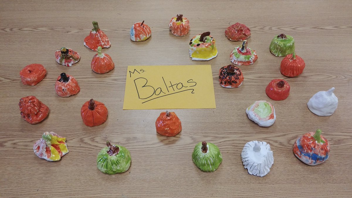 GbwSpecialists's tweet photo. 1st Grade is all done with their Family Pumpkin Patches! #gbwpride #region5pride #1stgrade #art #arteducation https://t.co/k5ftTZhq3S
