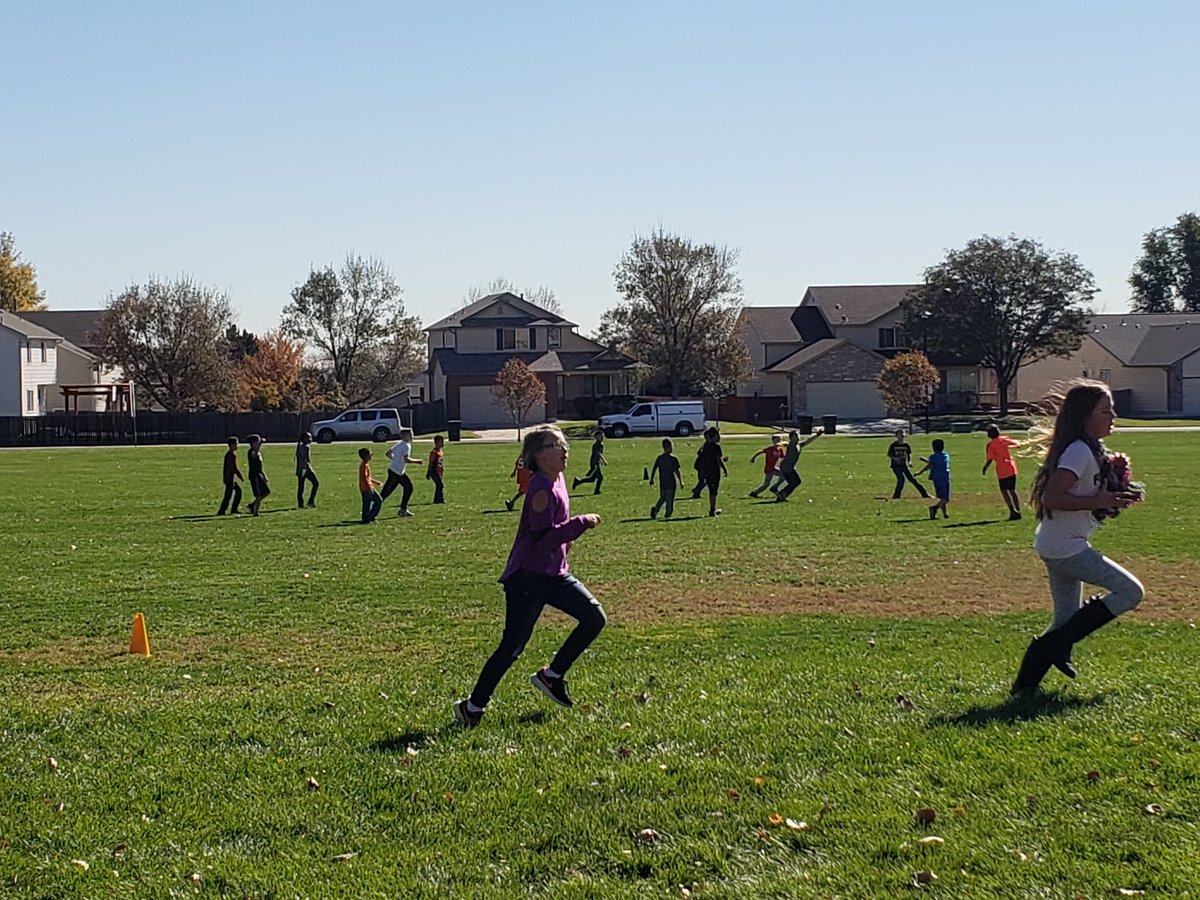 khoganeve's tweet photo. #ReimagineRecess supporting students at recess https://t.co/DQpTOTaEF9