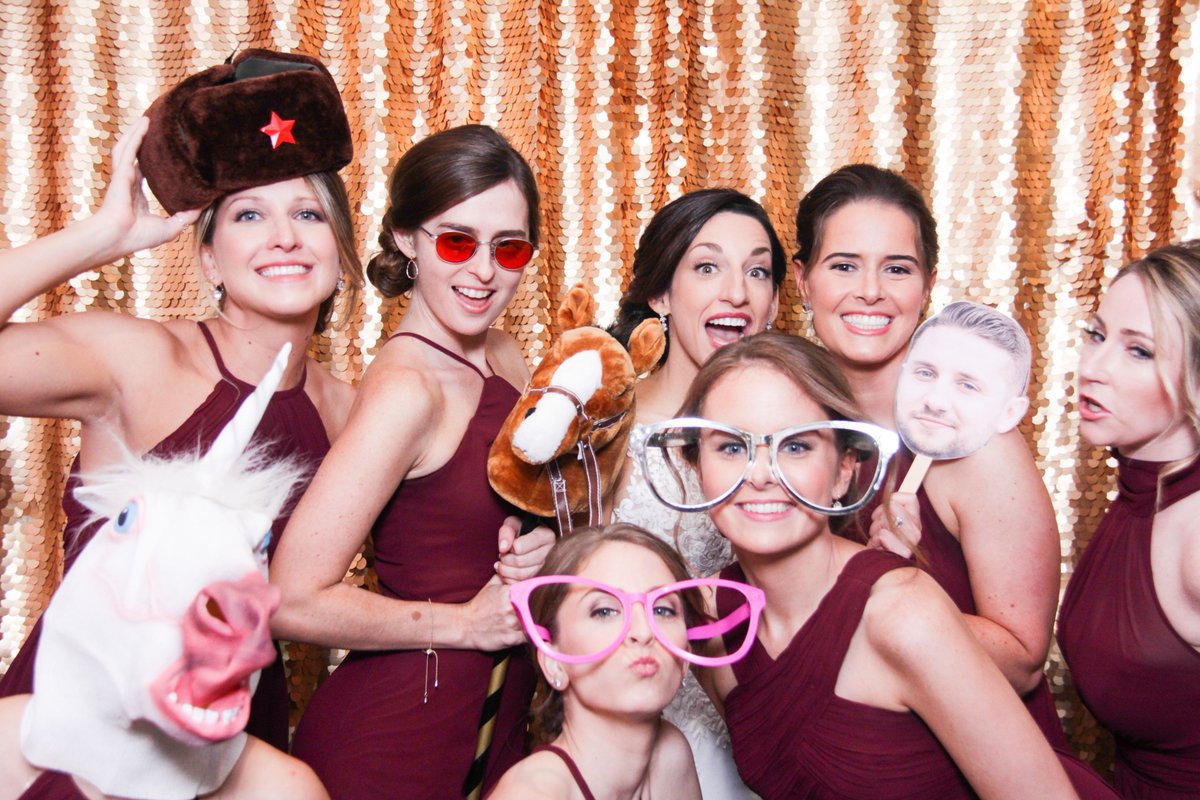 PhillySnapBooth's tweet photo. Who doesn't love photo booths if is the time where you can pose some serious business. Check this post for fall decor ideas and the best of gold photo booth backdrops photos!
https://t.co/uoAu23Fl4r
#photoboothfun #photoboothideas #photoboothbackdrops #goldbackdrop #strikeapose https://t.co/LCplM9WkNT