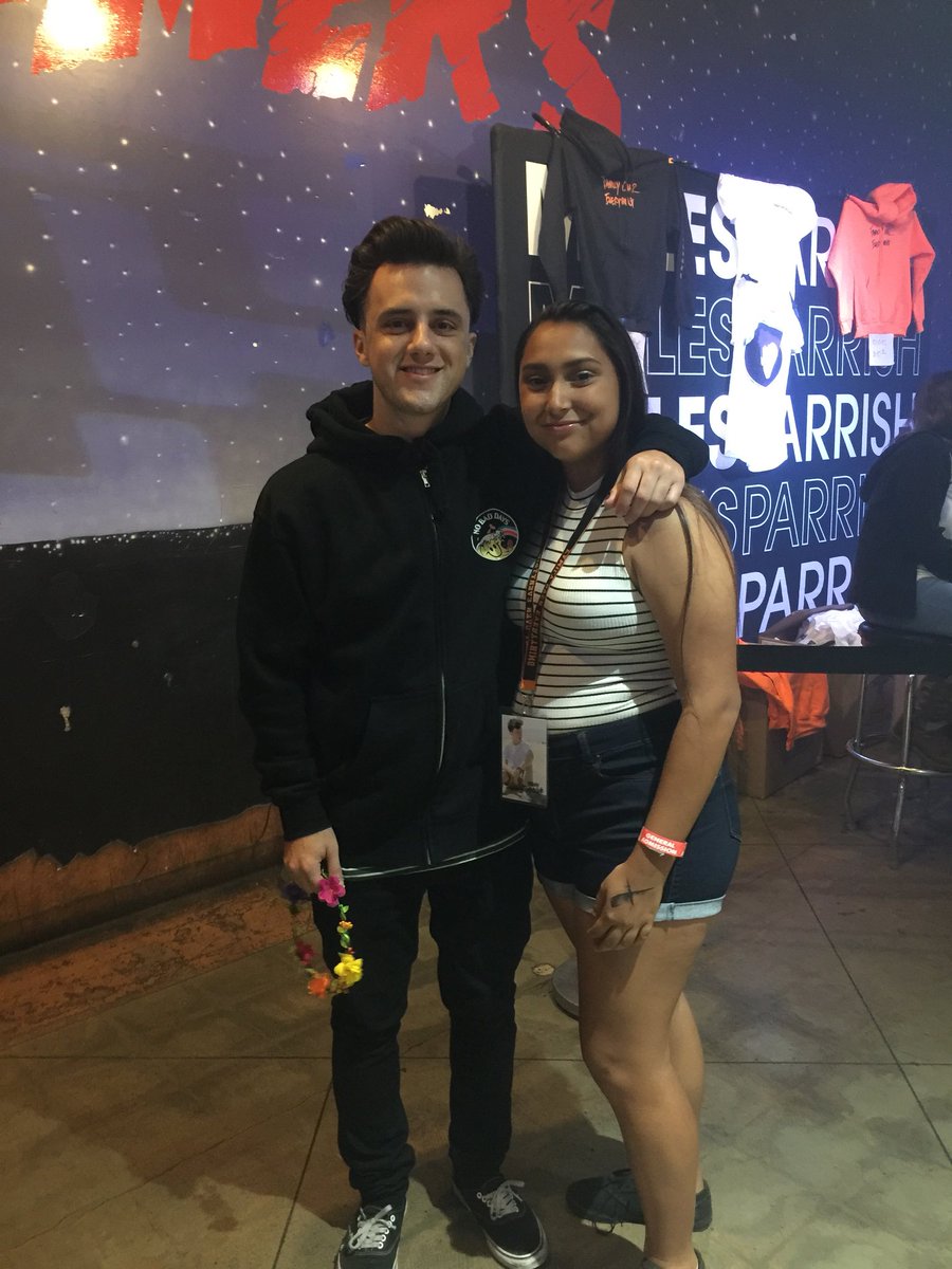 CoolShizBro's tweet photo. @MylesParrish I had the best time last night. Thank you so much for everything. You are my biggest idol and I love you so much. You don’t know how much it meant for me to meet you guys.💖 https://t.co/LQScC0ThXd