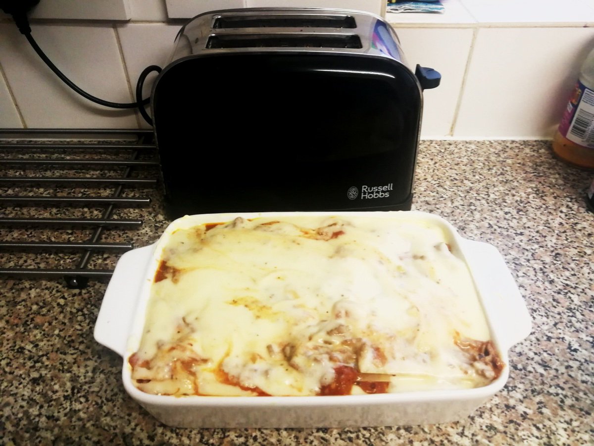 LaurenMarieCol5's tweet photo. I made my other half his #Numberone dinner this evening. 
#PrePREbirthday #Treat #Homemade.. 

Home made and made from scratch. 
#Love https://t.co/cLX5haRMNp