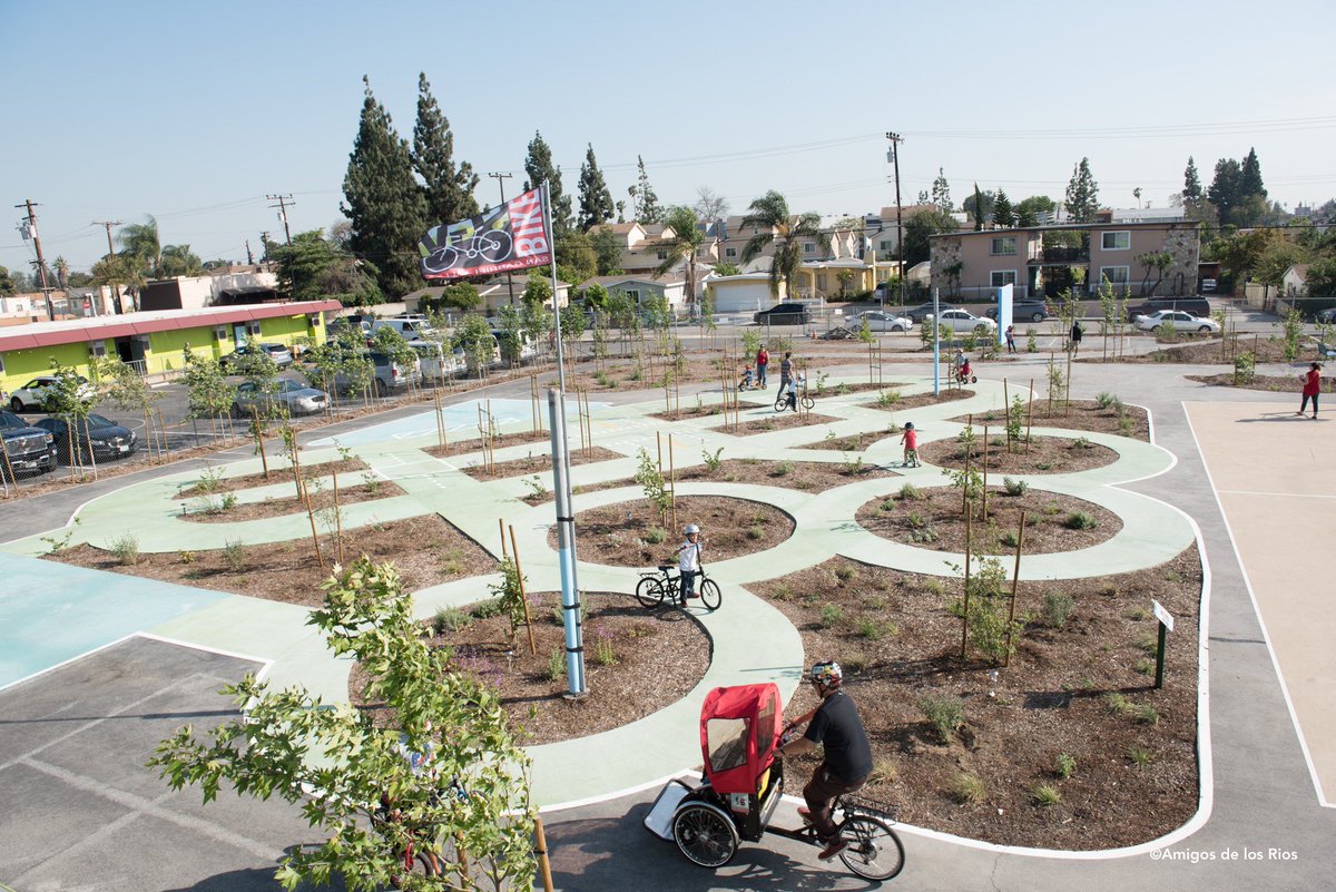 .@YesonWforCleanWater My favorite community project is the Jeff Seymour Family Center in #ElMonte. Thanks to #EMCSD @amigosrios @BikeSGV & other community orgs, this community hub transformed into a water capturing forest by using nature to capture the rain. #YesonW
