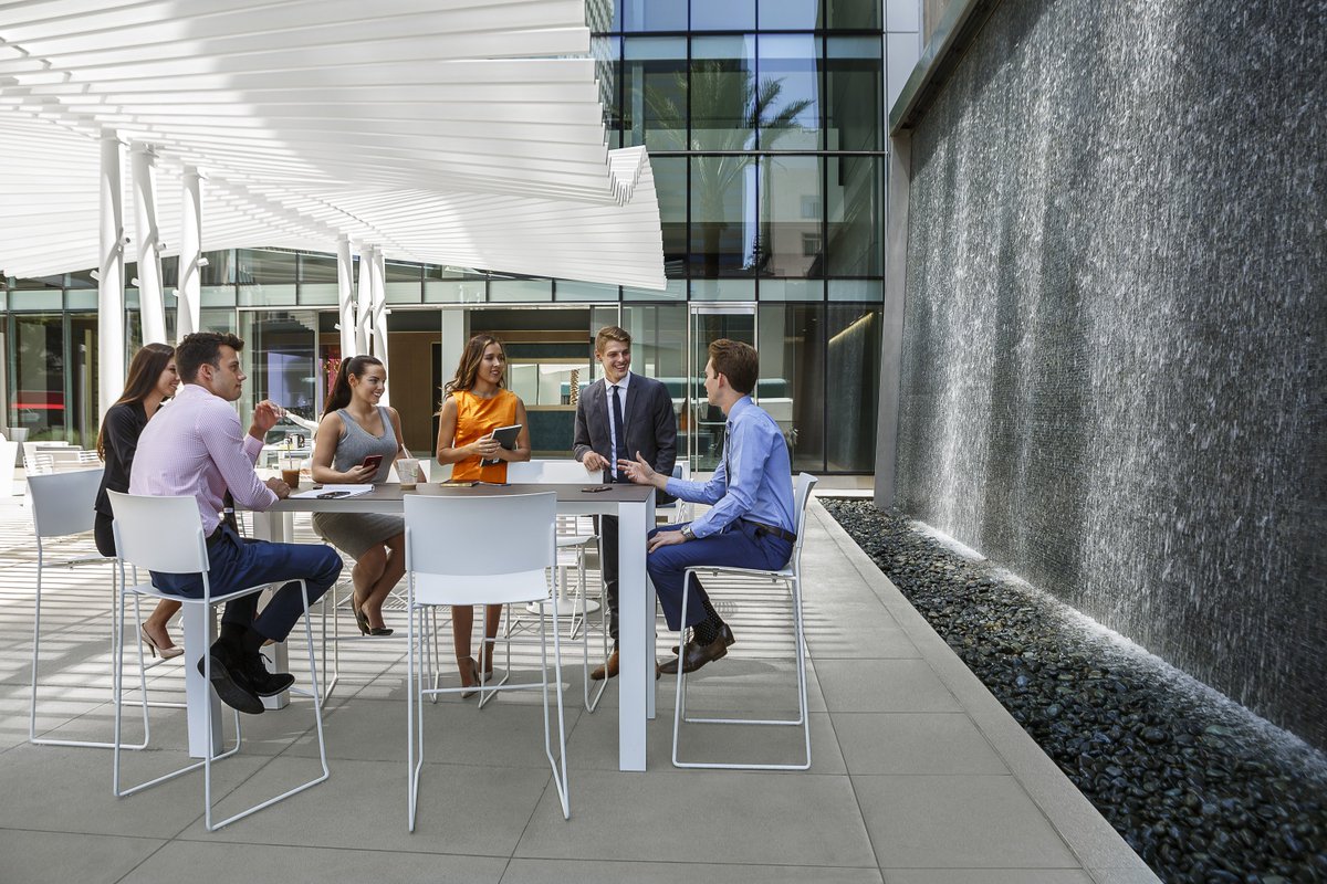 EMMESCO's tweet image. Have you experienced the new urban oasis at 701B? Grab a donut at Nomad in the lobby and enjoy the shade and soothing sounds of the water wall right on 7th Ave. 701 B Street | San Diego, CA.