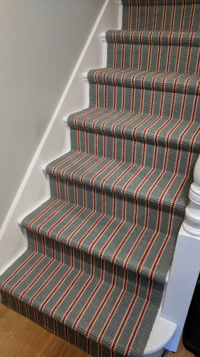 NBF_LTD's tweet photo. @KersaintCobb Moroccan runner adapted to curve this winding staircase. https://t.co/zv7Amm7gJL