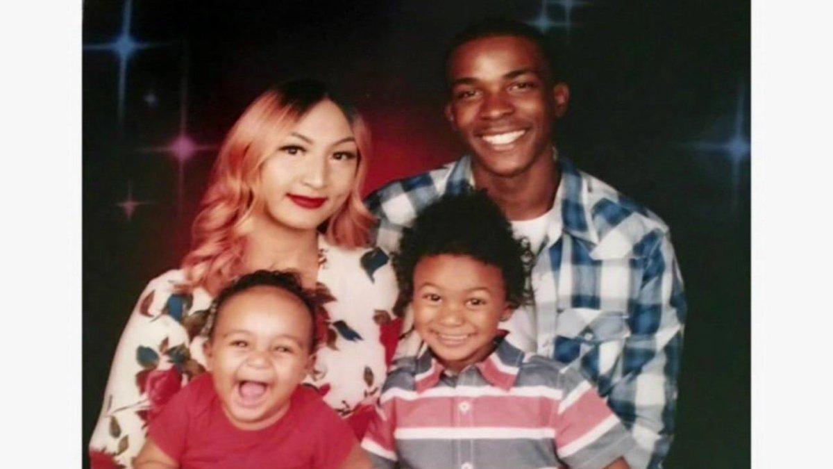 #ENDPOLiCETERROR 
#O22SAC
#O22

Remember #StephonClark hunted down & murdered by @SacPolice trying to get to grandmas house 

They said he had a 
Toolbar then gun NOPE
All he had was a 📱

Black Death by kops on auto-play AGAIN!

30+ weeks & still NO JUSTICE! @Blklivesmatter