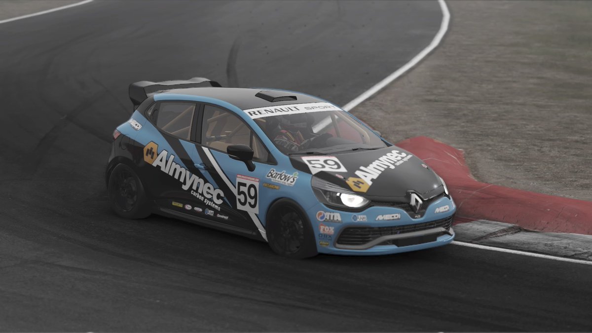 TheChiki_OVD's tweet photo. En unos minutos estaremos en Silverstone. Ultima carrera de la #ClioCupUK con @PR1_tvclaluz y @PR1_torygt47 https://t.co/gE7XrQoNY2