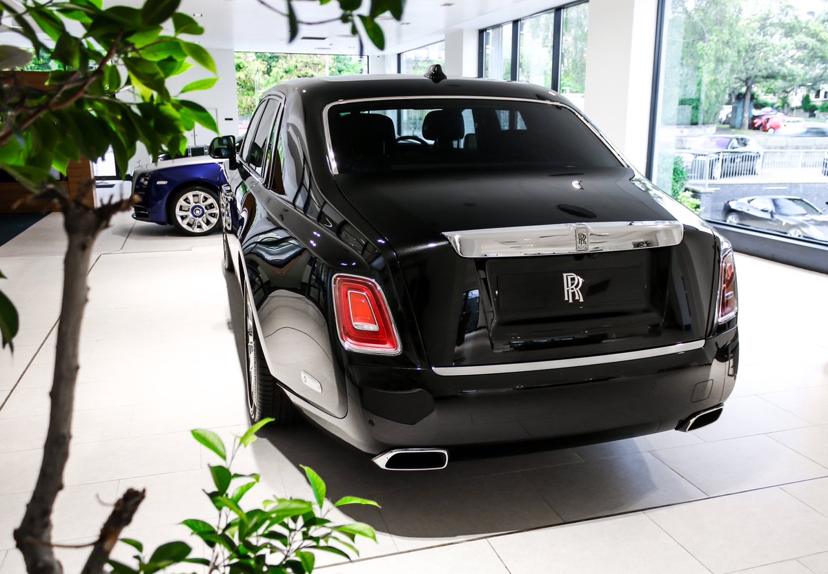 edinburgh_rrmc's tweet photo. An unmistakable aura...
#RollsRoyce #NewPhantom #Phantom https://t.co/WxvIxRiVe9