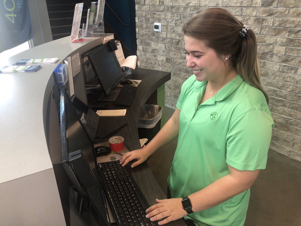 golfsuitesusa's tweet photo. My favorite part of working at 4ORE are the conversations I get to have with our guests that come from different places! 
-Emily 
•
•
We ❤️ our incredible employees! #4OREisFUN https://t.co/EJcUgxwTt1