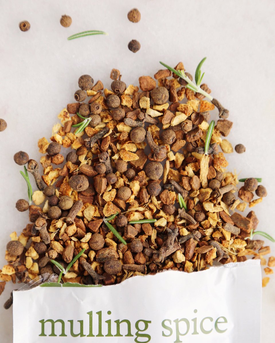nativesunjax's tweet image. Warm up this winter (when it finally gets cold) with a mug of #mulledwine! @SimplyOrgFoods #mulledspice blend includes #fall flavors like allspice, orange peel and ginger, so all you have to do is pour the packet into some red #wine or apple cider, heat up, and enjoy! 🍂