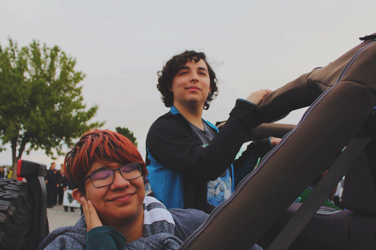MHSRoboticsEPTX's tweet image. Woohoo! Rams robotics at the Montwood Homecoming parade!💚💙#TeamSISD #Thanks2BESTRobotics #RamFest
