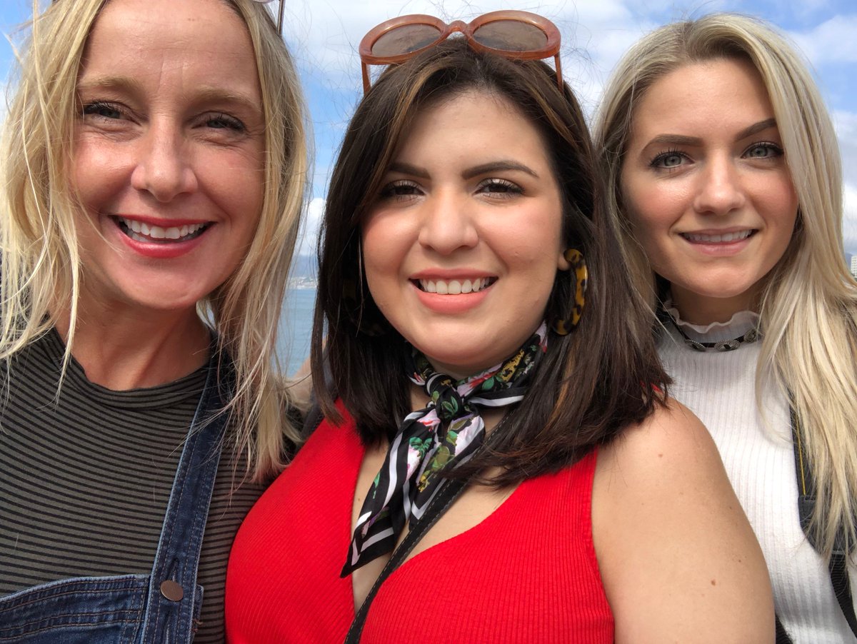 honortobuild's tweet photo. Our marketing team is at the @Adobe MAX conference in #LA this week getting inspired!

#adobemax #honortobuild #construction #marketing https://t.co/4evEsGpD6R