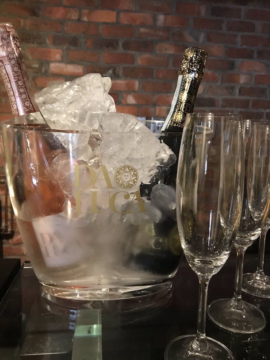 DaLucaProsecco's tweet photo. Beauty and bubbles as we sponsored the launch of the revolutionary @aqskinsolutions in Cape Town this evening! #genprac #daluca #aqskinsolutionssa https://t.co/17Hh2FilYF
