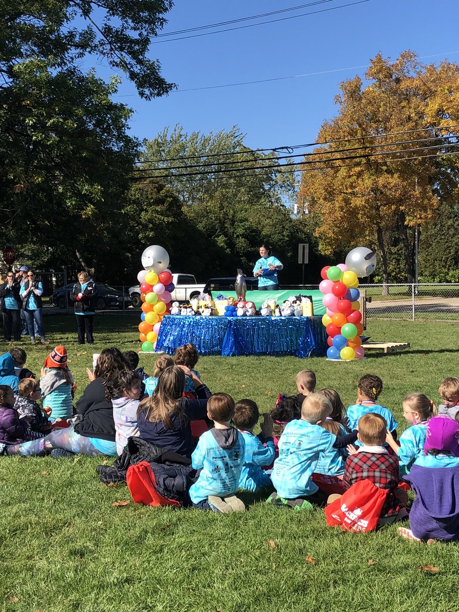 MrsCCorey's tweet photo. The Pattengill Fun Run was such a success!! Thank you to everyone who donated, volunteered, or participated in anyway! We couldn’t have done it without you!!! #PattengillPride #berkleydiffence https://t.co/8tt63tYpma