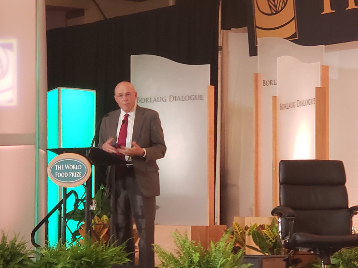 If farmers keep doing what they're doing today, we'd need 700 million more acres in production to feed 10 billion people. However, with technology utilization and yield maximization, we could actually reduce the number of acres needed. - 2013 Laureate Dr. Robb Fraley #FoodPrize18