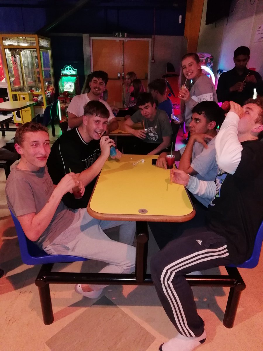 HA_MrsO's tweet image. Great night celebrating first term of VIth form with @HA_TalbotHouse 'best school trip ever' @GoKidzGo #bonding #fun #crosscountrytraining