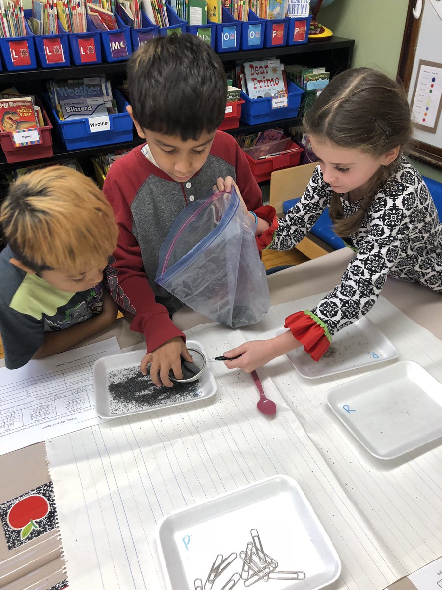 MrsClifford7's tweet photo. Future chemists! Working together to separate mixtures. @CoonleyES @NatureMuseum https://t.co/WhQhS0N4ne