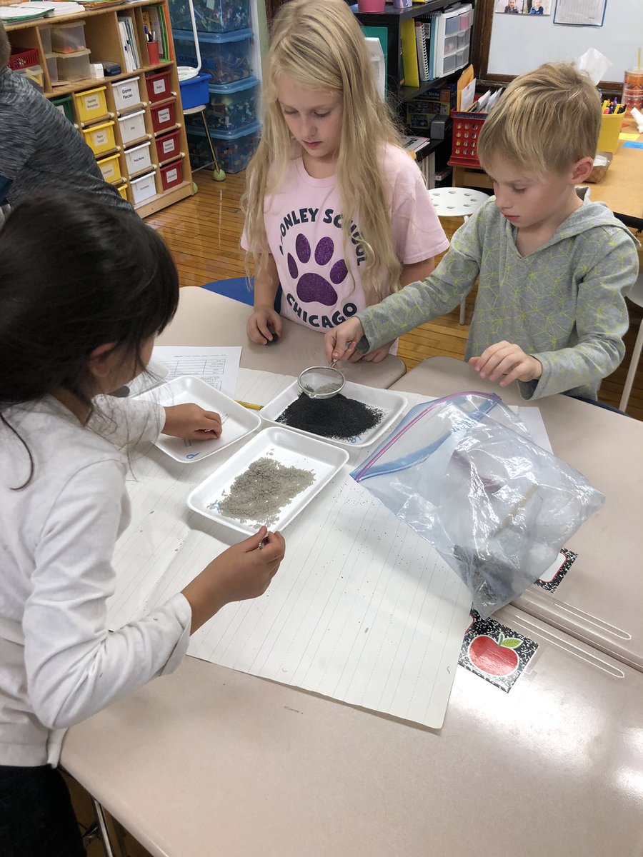 MrsClifford7's tweet photo. Future chemists! Working together to separate mixtures. @CoonleyES @NatureMuseum https://t.co/WhQhS0N4ne